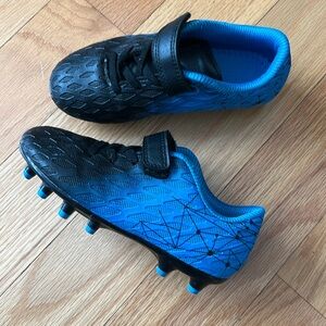 Youth boys soccer cleats Size 12